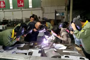 廣州鈑金設計加工廠家，【恒宇泰金屬】做與同行不重復的產(chǎn)品