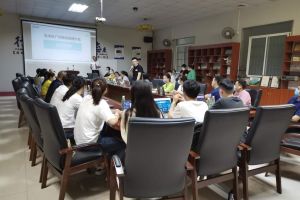 不銹鋼鈑金外殼加工廠家，客戶過(guò)來(lái)交流學(xué)習(xí)【恒宇泰金屬】