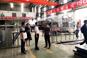 附近的激光切割加工廠，吸引廣寧縣領(lǐng)導(dǎo)過來參觀指導(dǎo)工作【恒宇泰金屬】