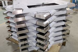 鈑金加工中進行沖床加工時需要做哪些安全防護？