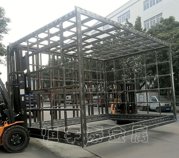 如何最大限度地降低鈑金加工過程中的安全風(fēng)險